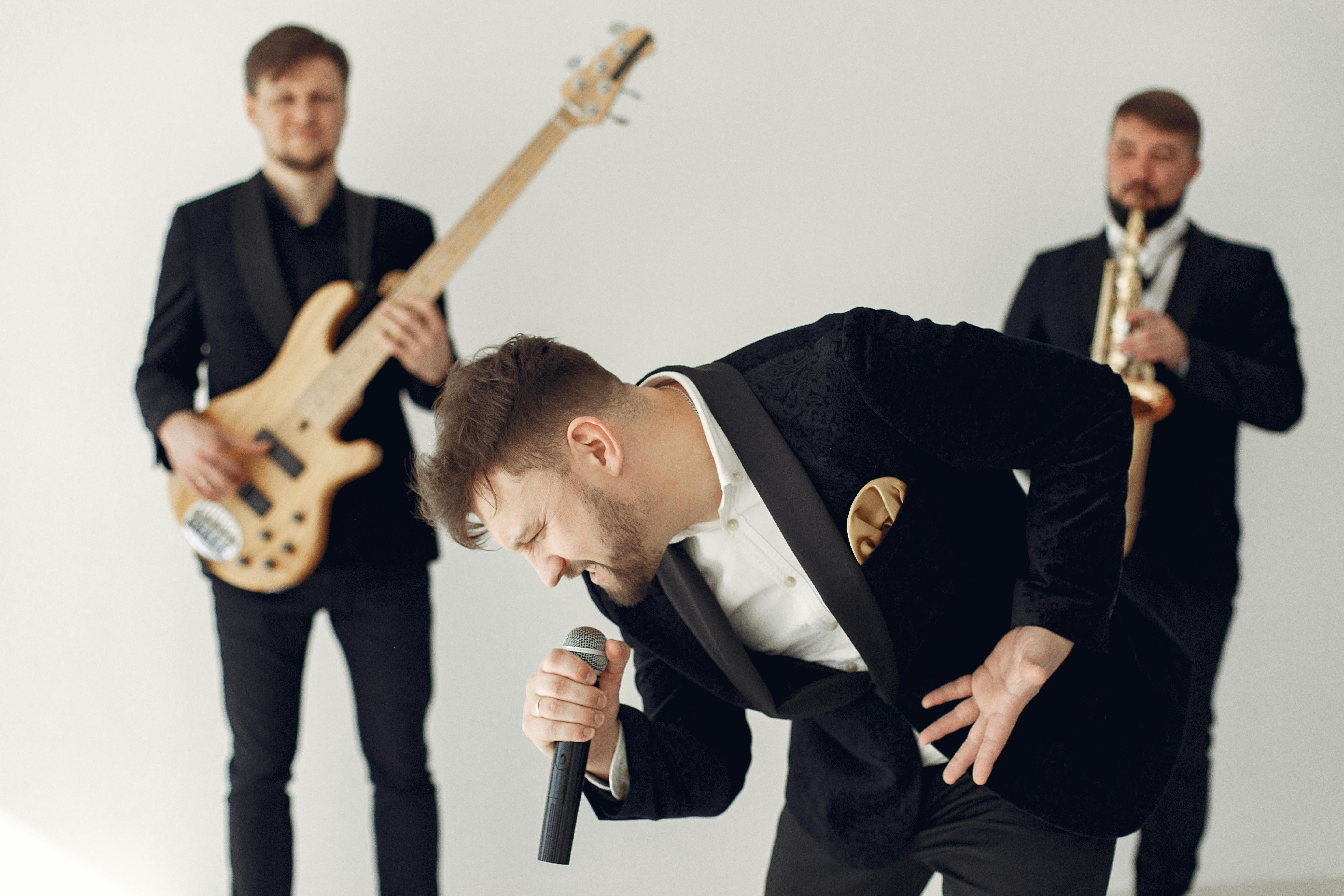 DJ oder Band für die Hochzeit? Der ehrliche Vergleich